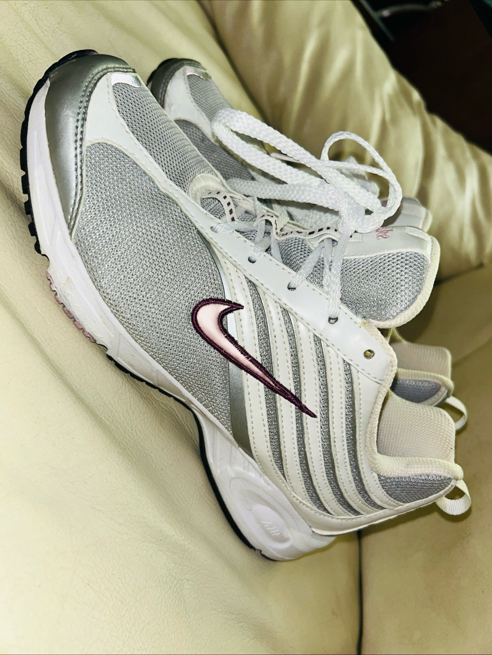 Nike Women Shoe Air Impel II Size 8 White Silver Walking Sneaker Pre-Owned